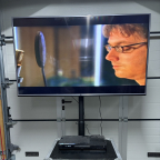 SET 2x LG LED scherm 60-inch met statieven